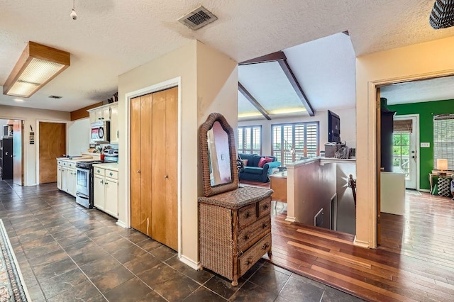 760 Skyline Rdg, Lookout, Wimberley, TX 78676 - photo 18