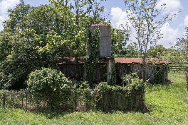 3508 Moulton Rd, Gonzales, TX 78629 - view of yard