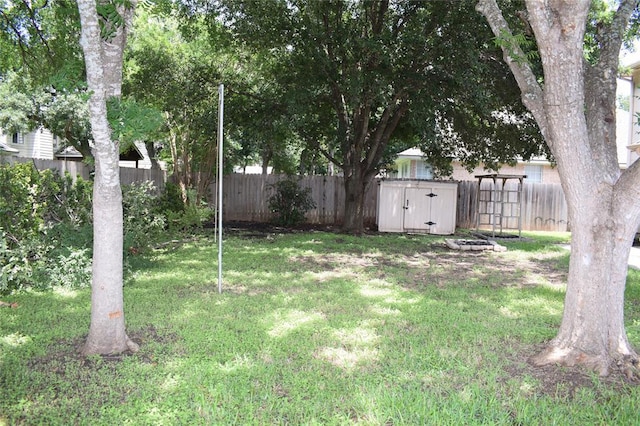 30007 Oakland Hills Dr, Georgetown, TX 78628 - fenced backyard featuring a shed