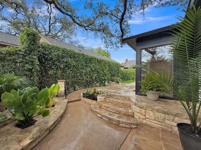 6709 Vine St, Austin, TX 78757 - view of patio / terrace