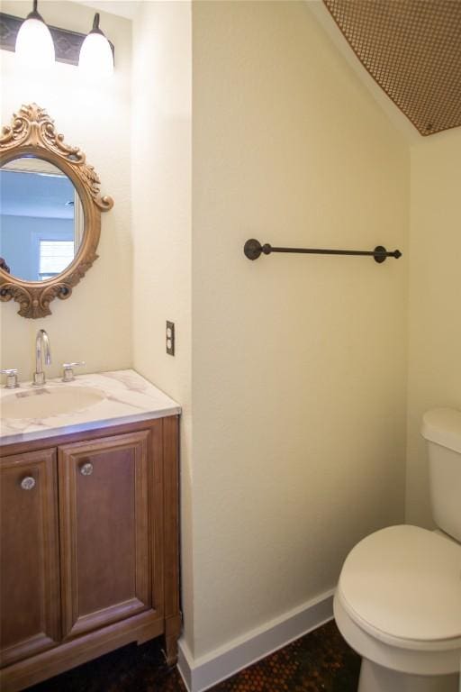 1112 Statler Bend Dr, Pflugerville, TX 78660 - half bathroom featuring toilet and vanity