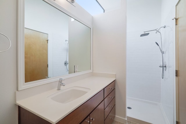 5912 Toscana Ave, Austin, TX 78724 - full bathroom featuring vanity and tiled shower