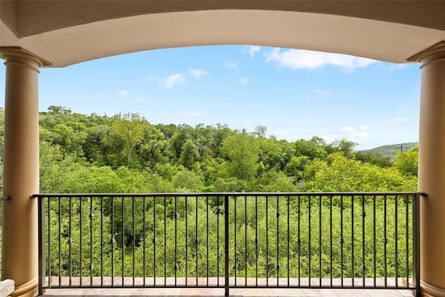 8540 Adirondack Trl Unit 21, Austin, TX 78759 - balcony with a forest view