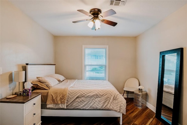 134 Sinclair St, Corpus Christi, TX 78411 - bedroom featuring dark wood finished floors and a ceiling fan