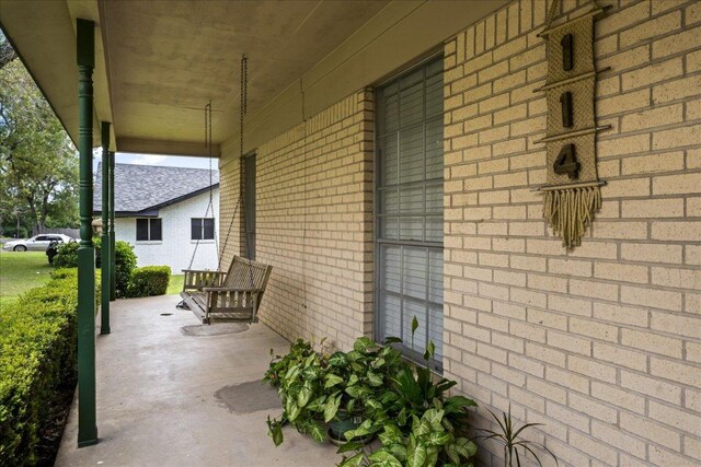 114 Pecan Dr, Elgin, TX 78621 - view of covered porch