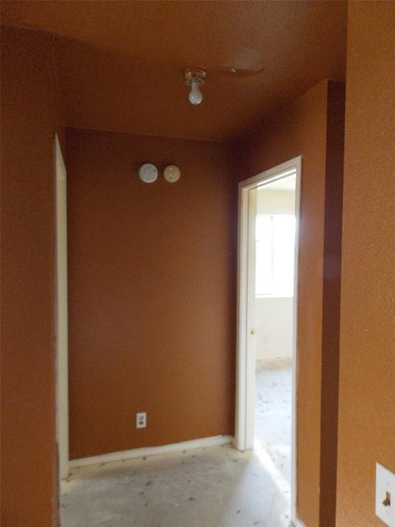 15110 Chamberlain Ct, Austin, TX 78724 - corridor with baseboards