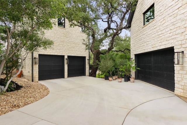 4100 Mcbrine Pl, Austin, TX 78746 - garage with driveway