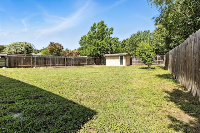 107 Chandler View Trl, Round Rock, TX 78665 - fenced backyard featuring a shed