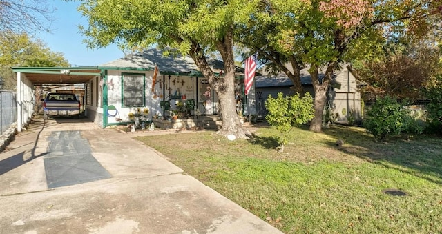 807 W Monroe St, Austin, TX 78704 - view of front of home with driveway and a carport