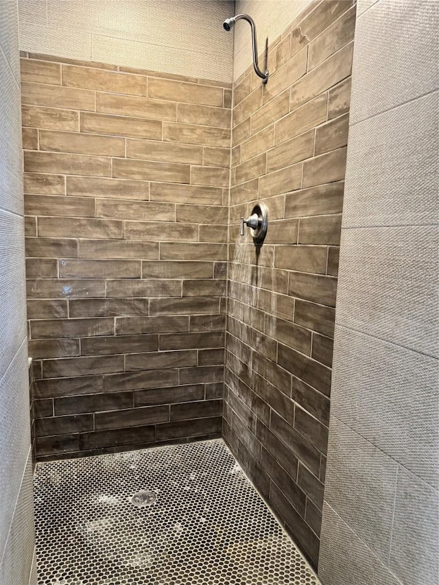 1000 Twin Creek Dr, Pflugerville, TX 78660 - bathroom featuring a tile shower