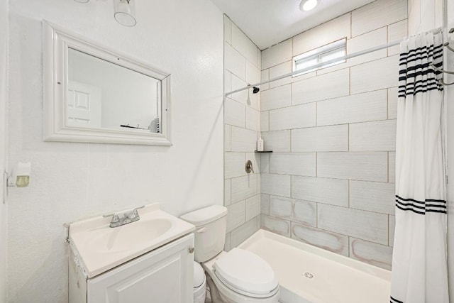 114 Crepe Myrtle Pkwy, Elgin, TX 78621 - full bathroom with vanity and a tile shower