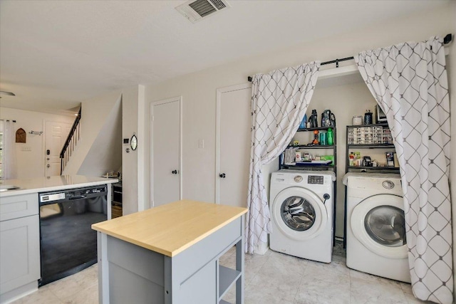 11901 Swearingen Dr Unit 4, Austin, TX 78758 - washroom featuring washer and dryer