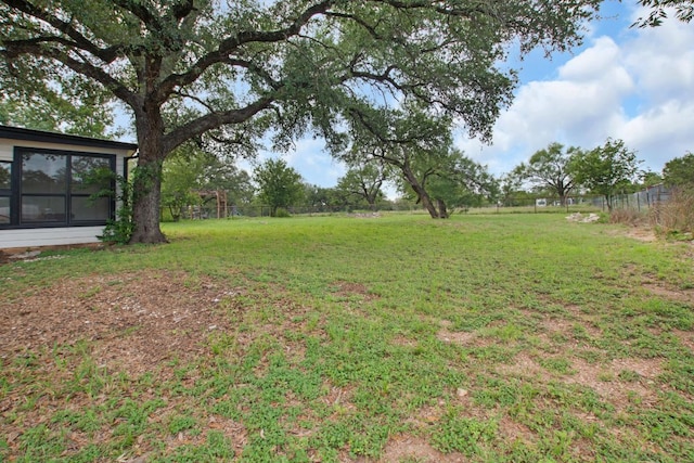 1414 E 4th St, Lampasas, TX 76550 - view of yard