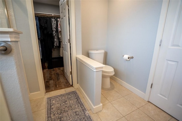 1410 Sherry Dr, Taylor, TX 76574 - full bath featuring tile patterned floors and a spacious closet