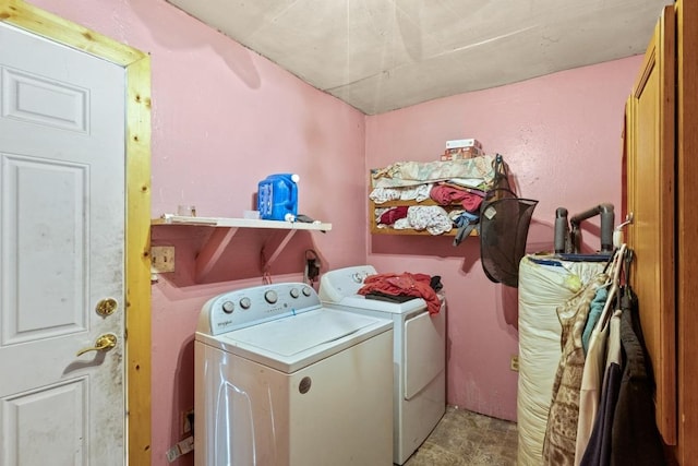 147 Sunset Hts, Bastrop, TX 78602 - laundry area featuring independent washer and dryer and water heater
