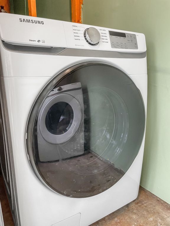 6100 Calmar Cv, Austin, TX 78721 - laundry area featuring washer / clothes dryer
