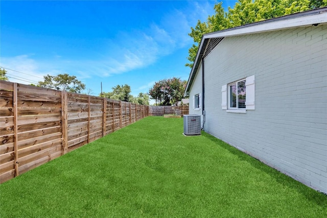 6100 Calmar Cv, Austin, TX 78721 - view of fenced backyard