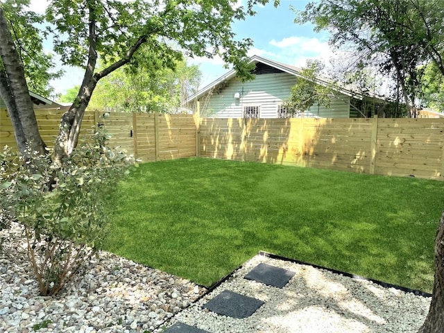 6100 Calmar Cv, Austin, TX 78721 - view of fenced backyard
