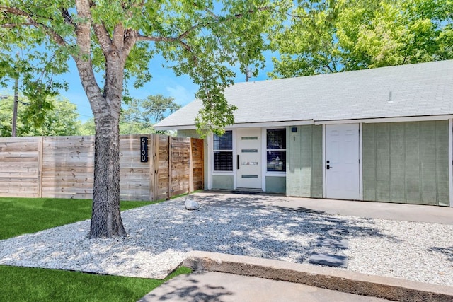 6100 Calmar Cv, Austin, TX 78721 - view of front of property