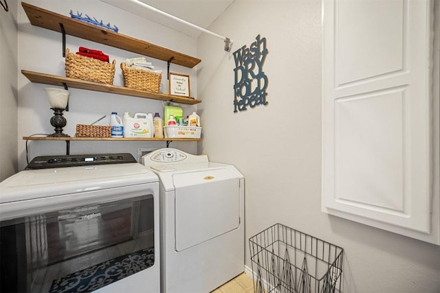1215 Boerne Dr, Cedar Park, TX 78613 - laundry area featuring washing machine and clothes dryer and baseboards