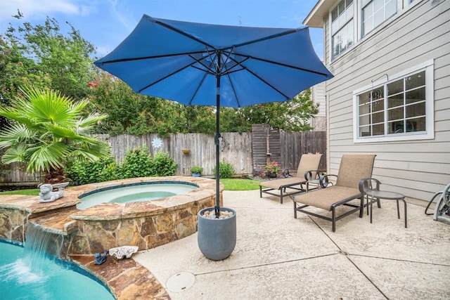 1215 Boerne Dr, Cedar Park, TX 78613 - view of swimming pool with an in-ground hot tub and a patio area