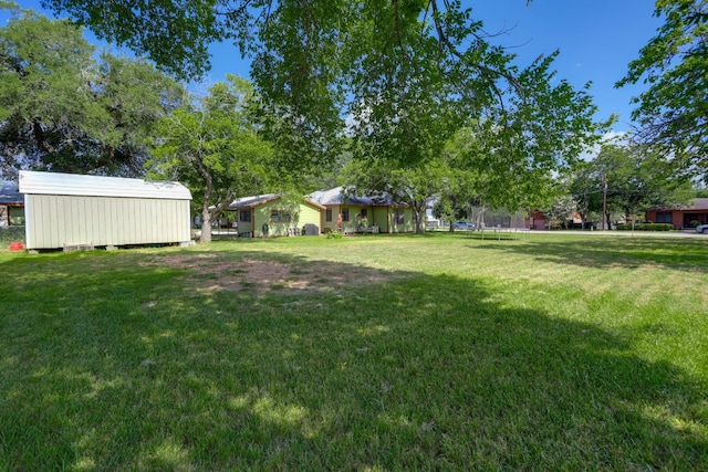429 W 4th St, Flatonia, TX 78941 - view of green lawn