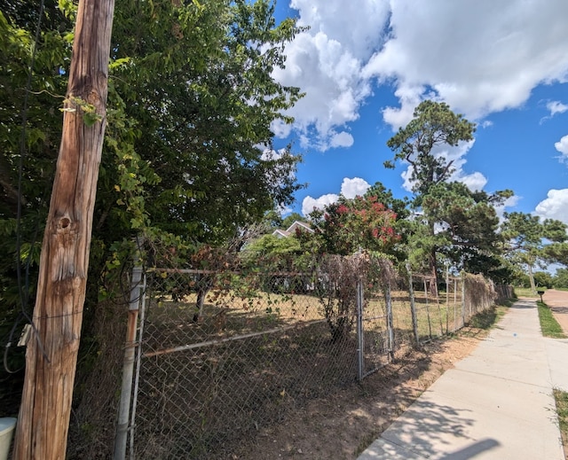 235 E Milam Ave, Rockdale, TX 76567 - photo 4