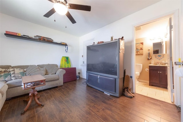 936 Cheatham St, San Marcos, TX 78666 - living area featuring wood-type flooring and a ceiling fan