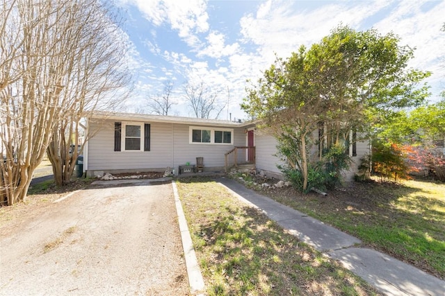 936 Cheatham St, San Marcos, TX 78666 - view of ranch-style house