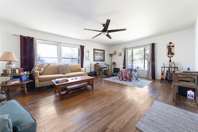 936 Cheatham St, San Marcos, TX 78666 - living room with wood finished floors and ceiling fan