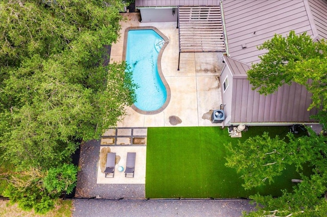 9110 Scotsman Dr, Austin, TX 78750 - view of subject property featuring a pool area