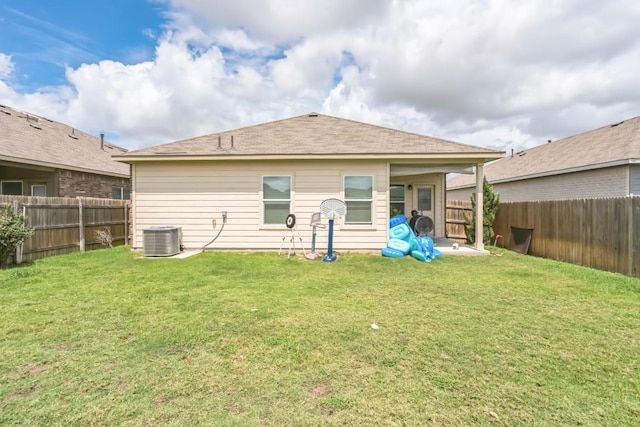 18430 Stevie Ray Dr, Round Rock, TX 78664 - rear view of property with a fenced backyard