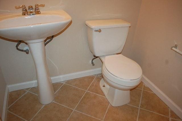205 E Mitchell Dr, Hutto, TX 78634 - bathroom featuring tile patterned flooring