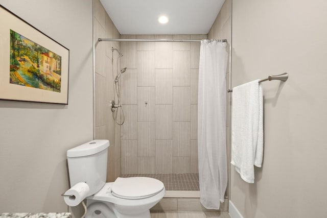 935 La Posada Dr Unit 148, Austin, TX 78752 - full bathroom featuring a tile shower and recessed lighting