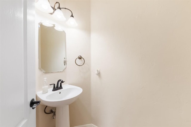 9527 Indigo Brush Dr, Austin, TX 78726 - bathroom with a sink