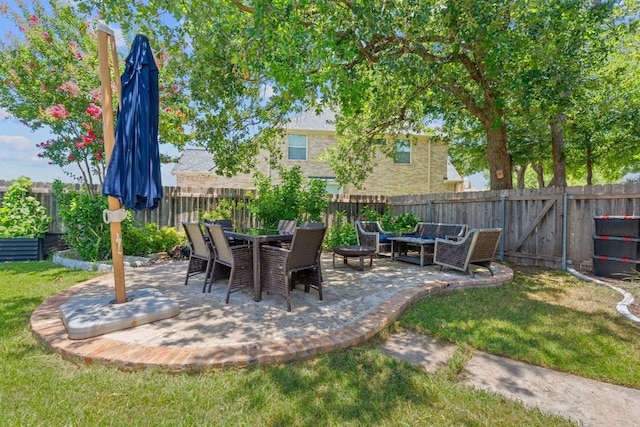 2634 Plantation Dr, Round Rock, TX 78681 - fenced backyard featuring a patio area