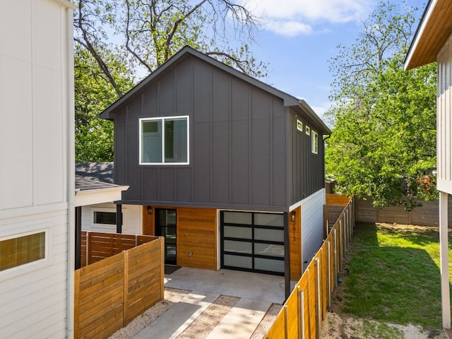 2813 Prado Unit 2, Austin, TX 78702 - contemporary house featuring board and batten siding and driveway