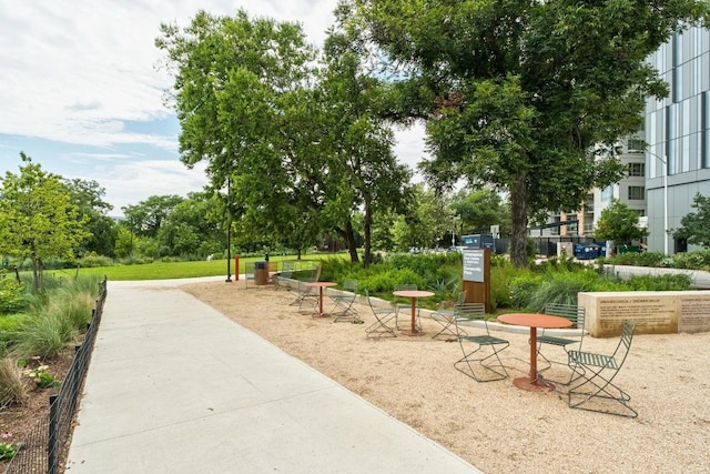 54 Rainey St Unit 1018, Austin, TX 78701 - view of home's community