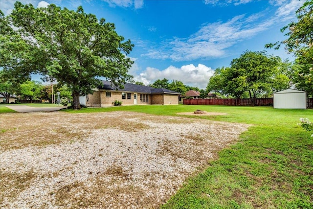 206 Live Oak Dr, Mountain City, TX 78610 - view of yard