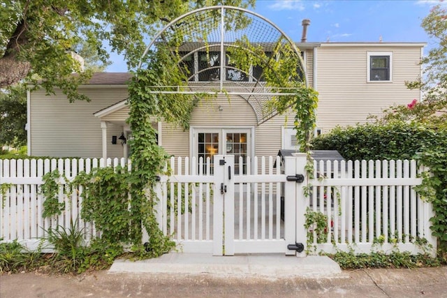 2616 Jefferson St Unit A, Austin, TX 78703 - view of front of property with a gate