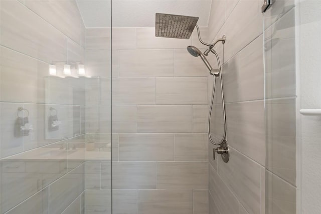 1125 Tillery St Unit 1A, Austin, TX 78702 - bathroom featuring a tile shower