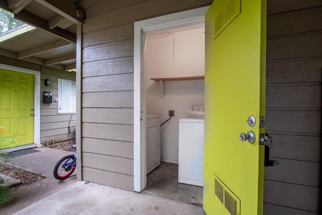 2021 Wheless Ln, Austin, TX 78723 - view of exterior entry featuring washer / clothes dryer