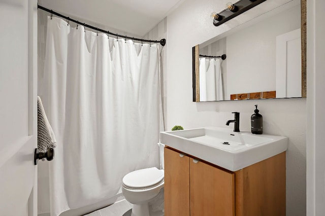 6101 Bridlington Cir, Austin, TX 78745 - bathroom featuring vanity and curtained shower