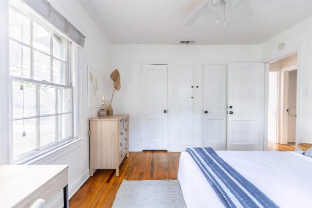1028 E 43rd St, Austin, TX 78751 - bedroom featuring light wood finished floors and a ceiling fan
