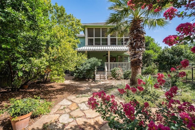 903 E 14th St, Austin, TX 78702 - view of yard with covered porch and a ceiling fan
