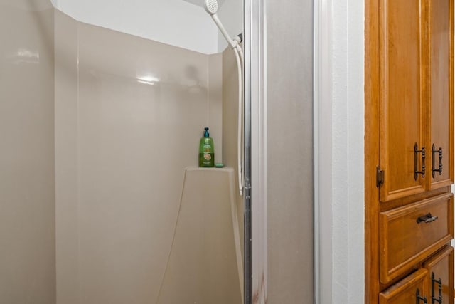 1303 Creekview Dr, Round Rock, TX 78681 - full bath featuring a shower