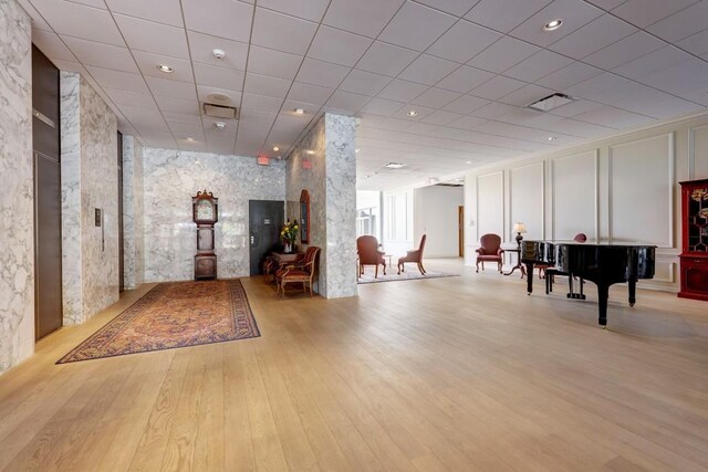 1801 Lavaca St Unit 9J, Austin, TX 78701 - lobby with a decorative wall