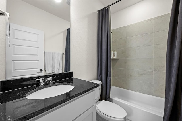 8405 Ambergill Ct, Austin, TX 78744 - full bath with shower / bath combo with shower curtain and vanity