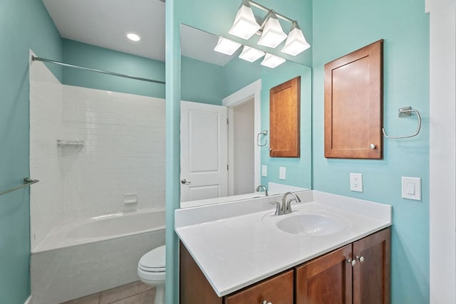 1601 Miriam Ave Unit 216, Austin, TX 78702 - full bath featuring vanity, washtub / shower combination, and tile patterned flooring