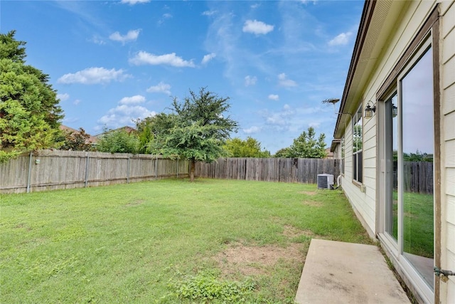 933 Oatmeal Dr, Pflugerville, TX 78660 - view of fenced backyard